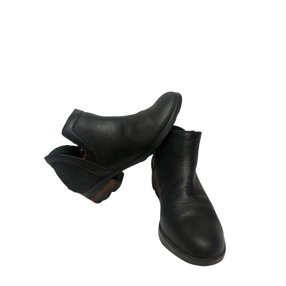 Sorel Black Lolla ll Cut Out Bootie Sz 6
